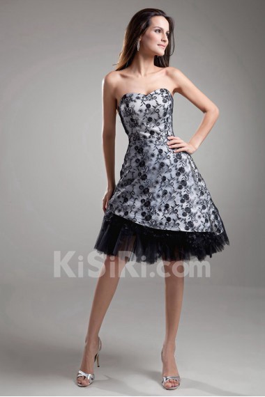 Lace Sweetheart Knee Length Dress with Embroidery