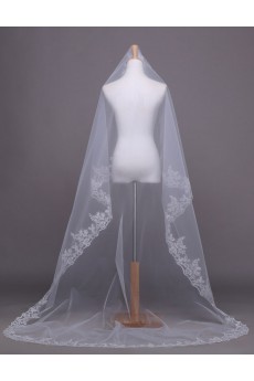One Tier Bridal Veil With Lace Edge