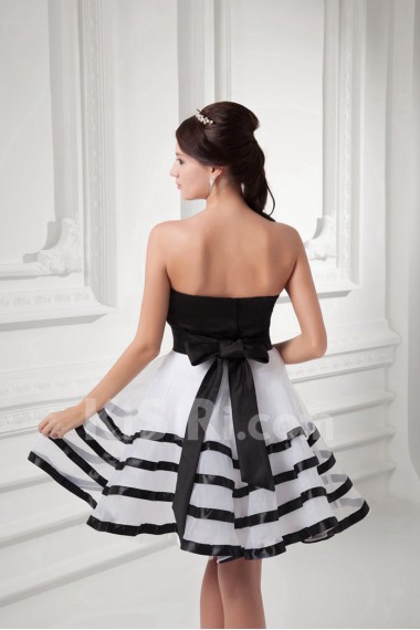 Organza Strapless Short Gown with Hand-made Flower