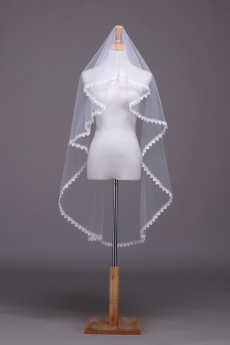 One Tier Bridal Veil With Lace Edge