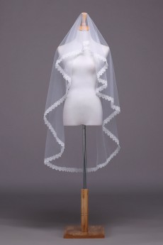 One Tier Bridal Veil With Lace Edge