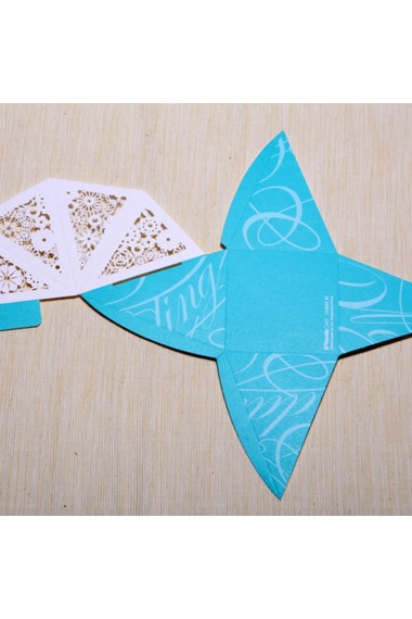 Triangle Blue Color Exquisite Wedding Favor Boxes (12 Pieces/Set)