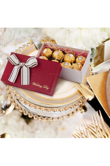 Red Color Personalized Wedding Favor Boxes (12 Pieces/Set)